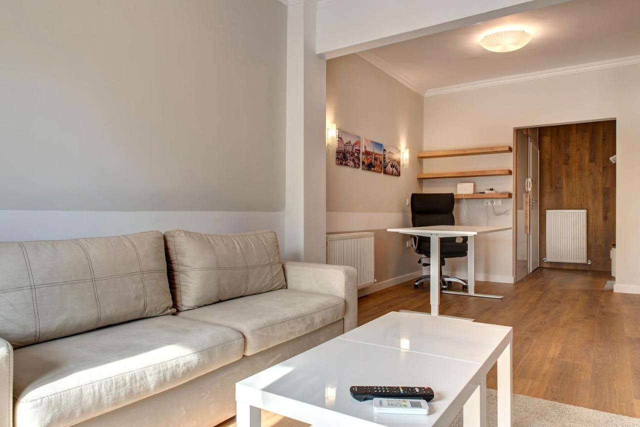 Modern Style Home Near The Train Station سالونيك المظهر الخارجي الصورة