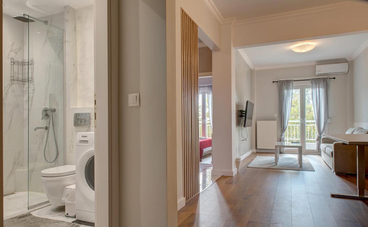 Modern Style Home Near The Train Station سالونيك المظهر الخارجي الصورة