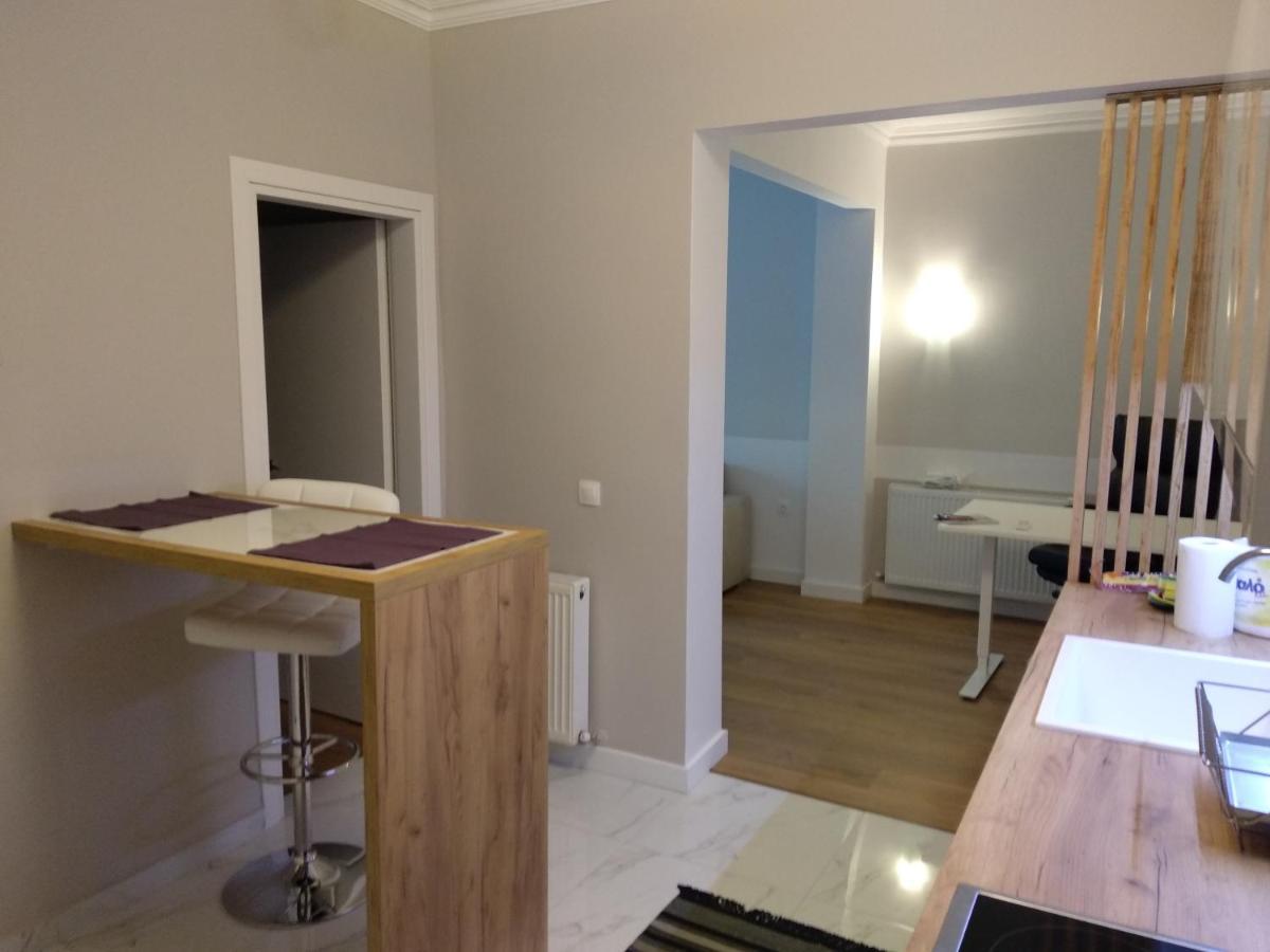 Modern Style Home Near The Train Station سالونيك المظهر الخارجي الصورة