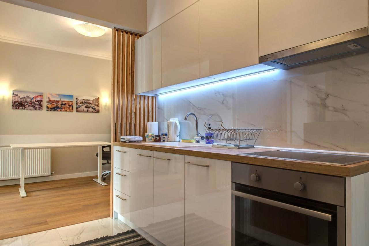 Modern Style Home Near The Train Station سالونيك المظهر الخارجي الصورة